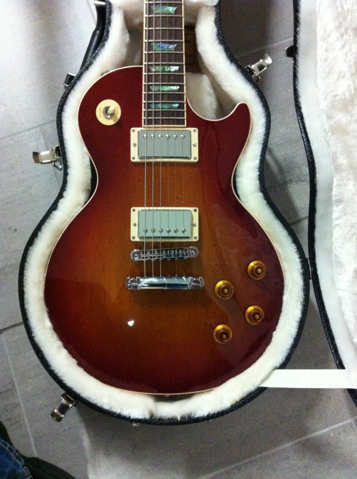 Gibson Les Paul in vendita da R&D Sound. R&D sound è a Lugano ed è raggiungibile da Como, Bellinzona, Locarno e da tutto il Ticino.